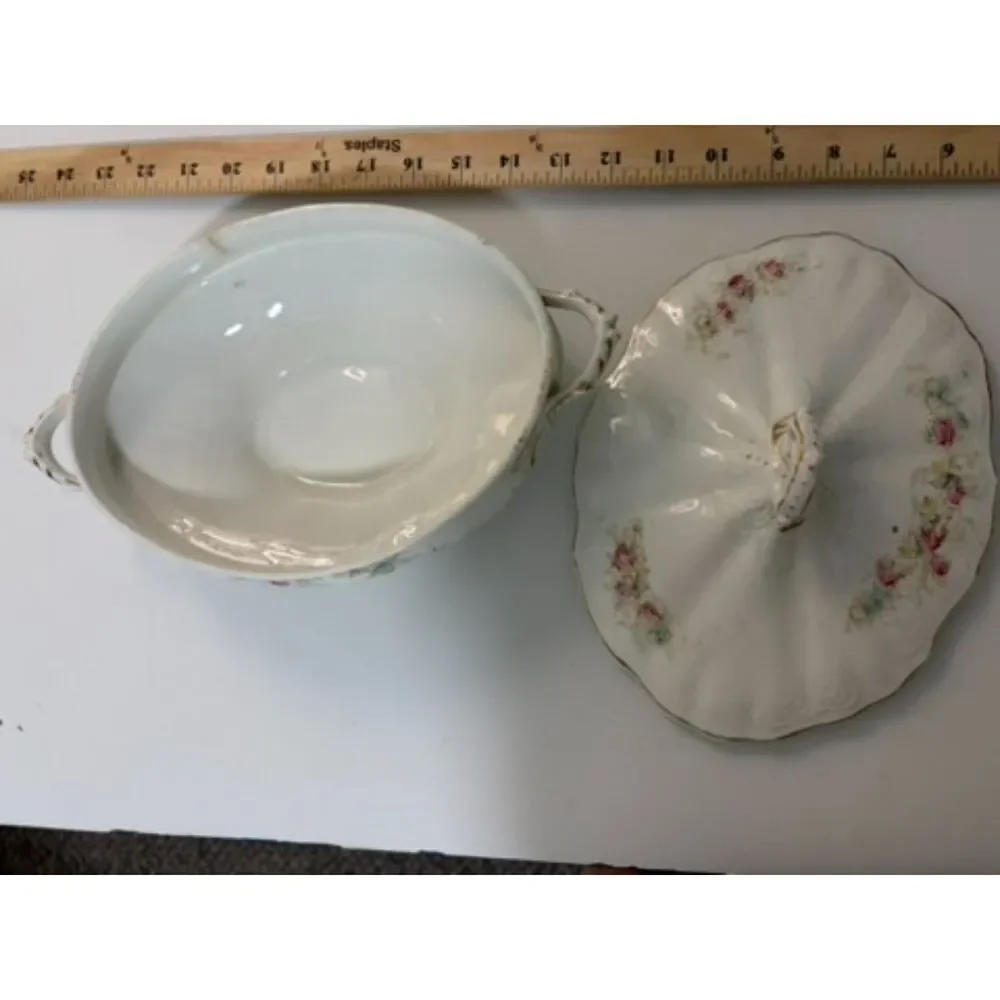 Vtg Homer Laughlin Virginia Rose Covered vegetable dish